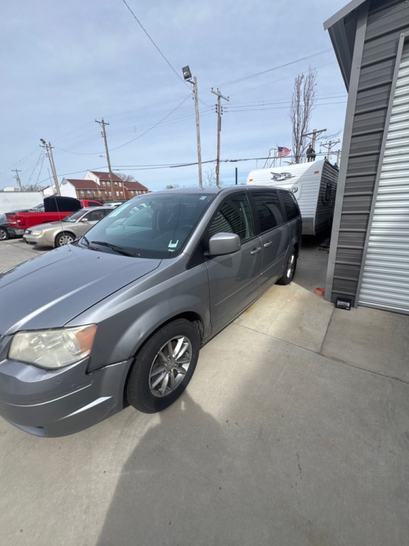 2016 Dodge Grand Caravan Image 2