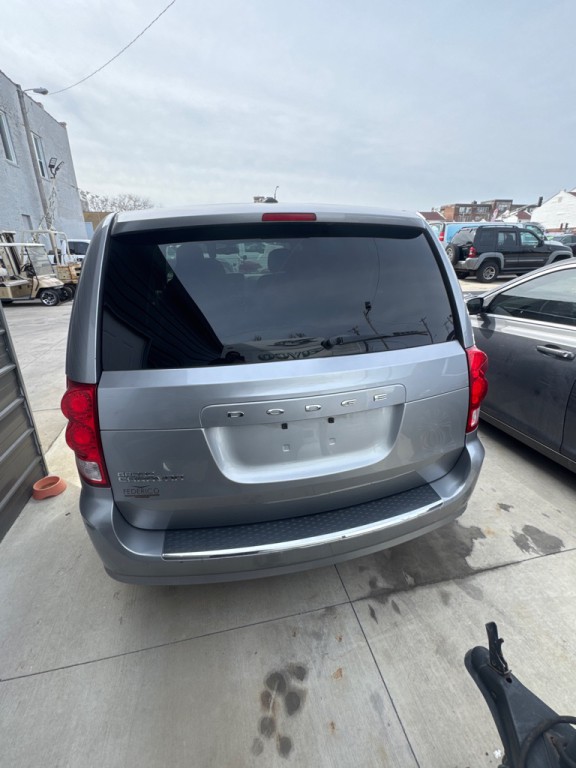 2016 Dodge Grand Caravan Image 3