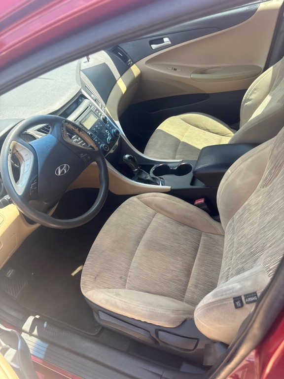 2013 Hyundai Sonata Image 2