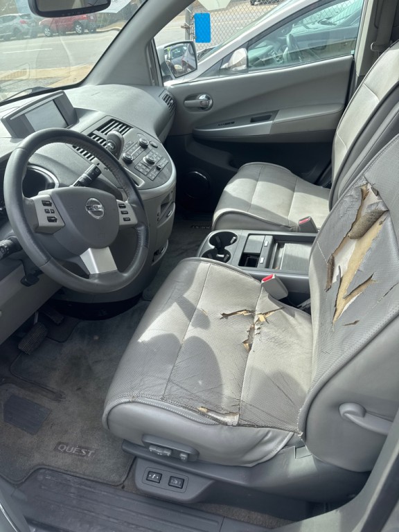 2009 Nissan Quest Image 2