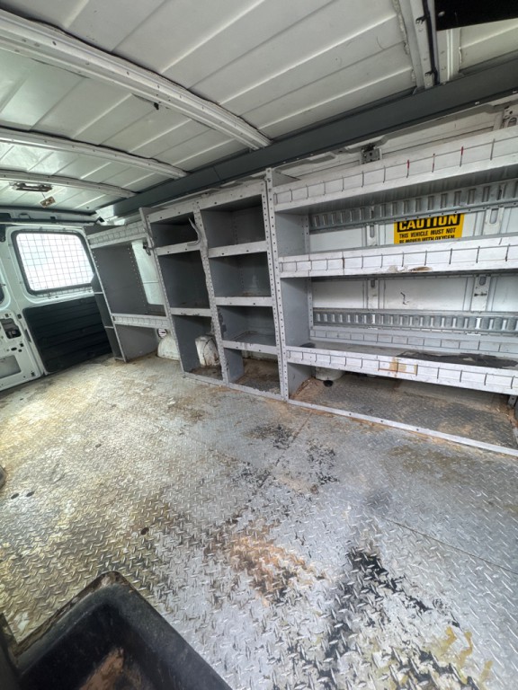 2008 Chevrolet Express Image 4