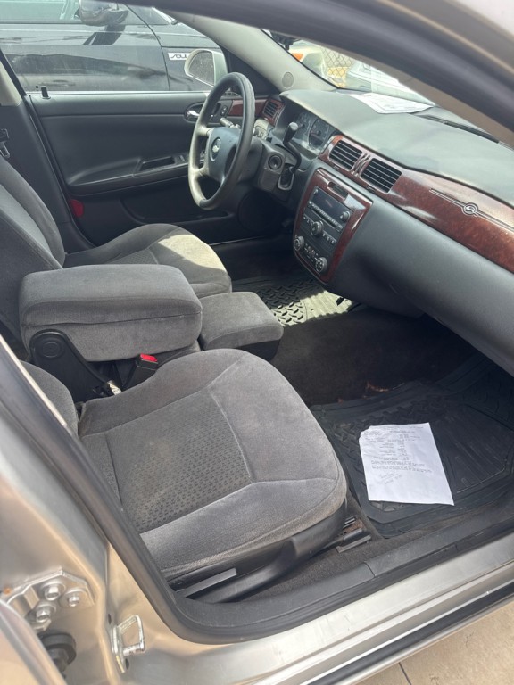 2006 Chevrolet Impala Image 2
