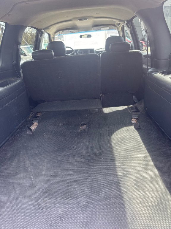 2001 Chevrolet Suburban Image 5