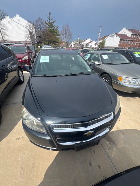 2010 Chevrolet Malibu Image 1