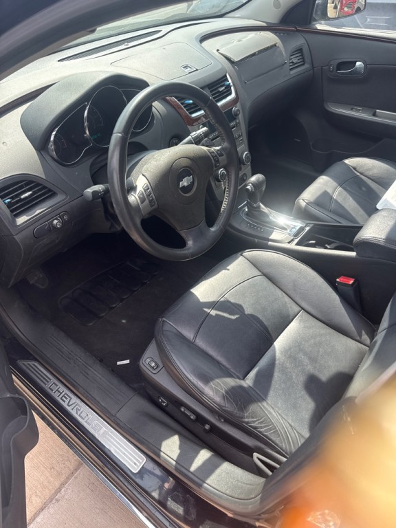 2010 Chevrolet Malibu Image 2
