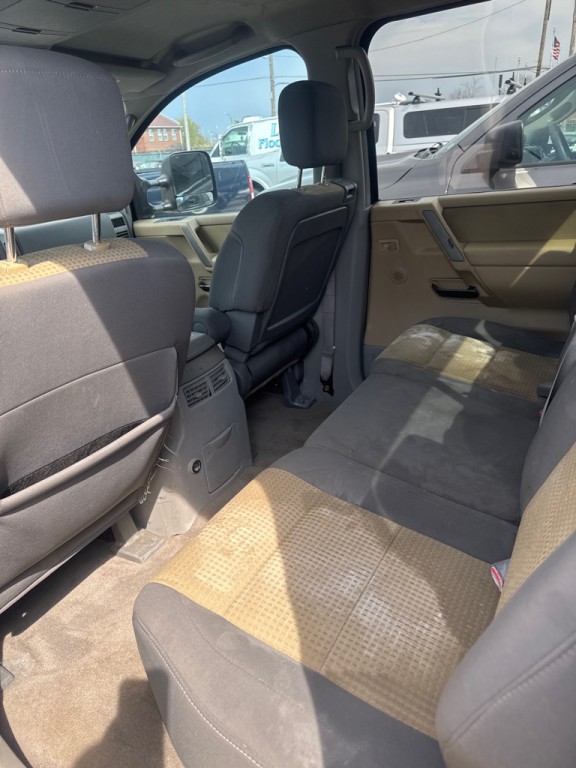 2004 Nissan Titan Image 3