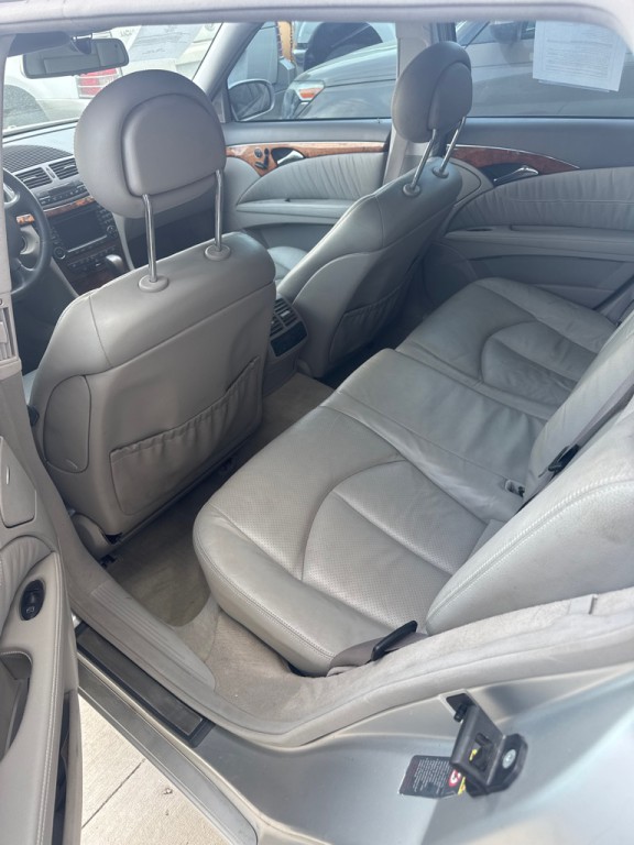 2004 Mercedes-Benz E-Class Image 3