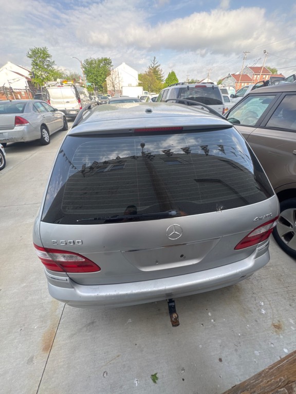 2004 Mercedes-Benz E-Class Image 4