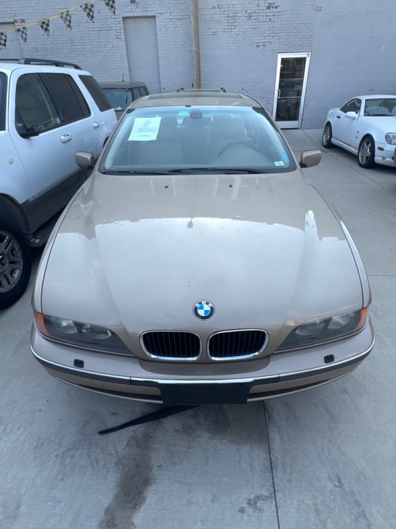 2000 BMW 5 Series Image 1