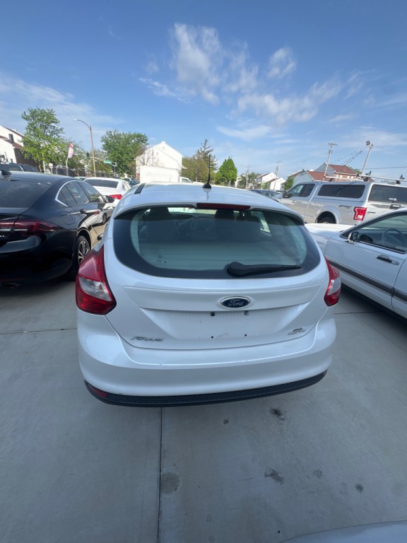 2012 Ford Focus Image 4