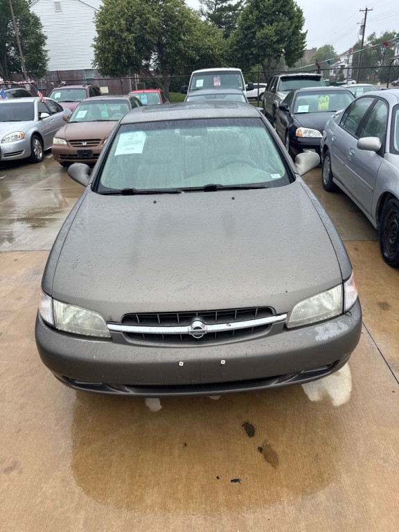 1999 Nissan Altima Image 1