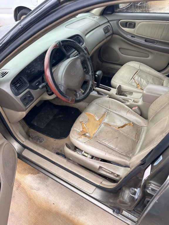 1999 Nissan Altima Image 2