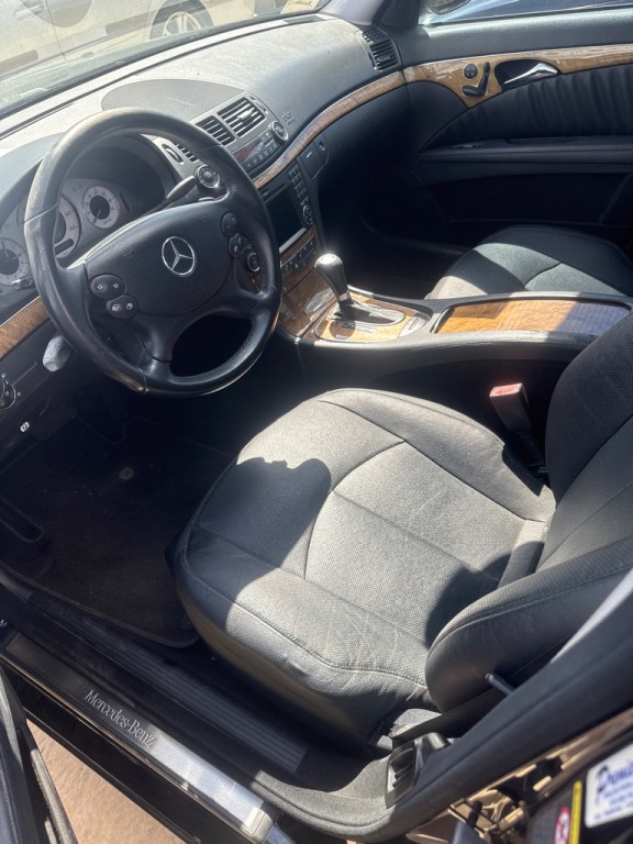 2009 Mercedes-Benz E-Class Image 2