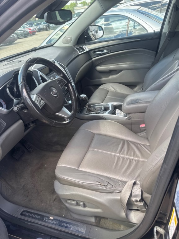 2011 Cadillac SRX Image 2