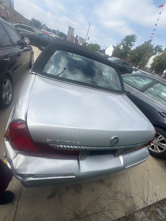 2003 Mercury Grand Marquis Image 3
