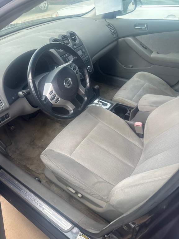 2011 Nissan Altima Image 2