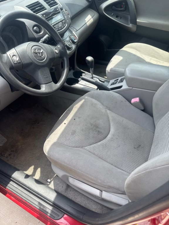 2011 Toyota Rav4 Image 2