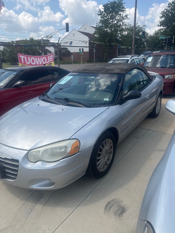 2006 Chrysler Sebring Image 2