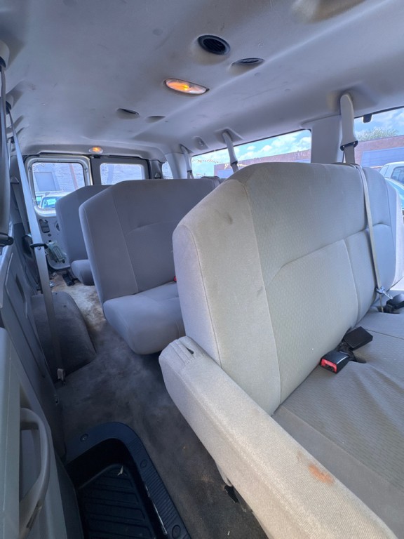 2011 Ford Econoline Image 3