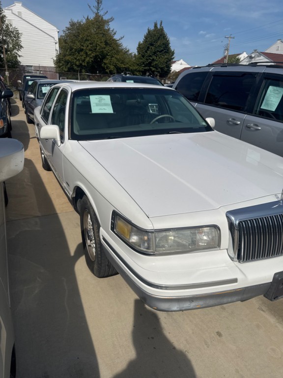 1995 Lincoln Town Car Image 3