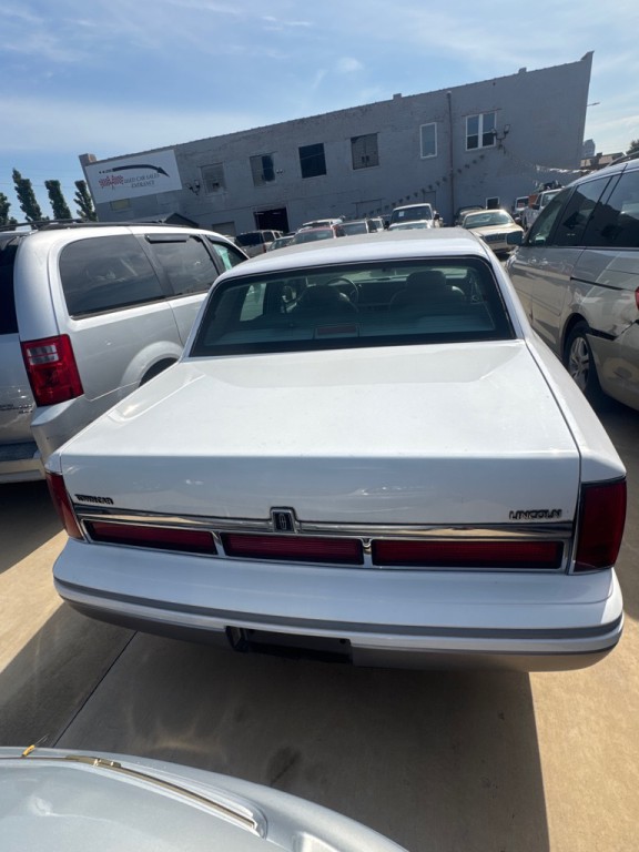 1995 Lincoln Town Car Image 7
