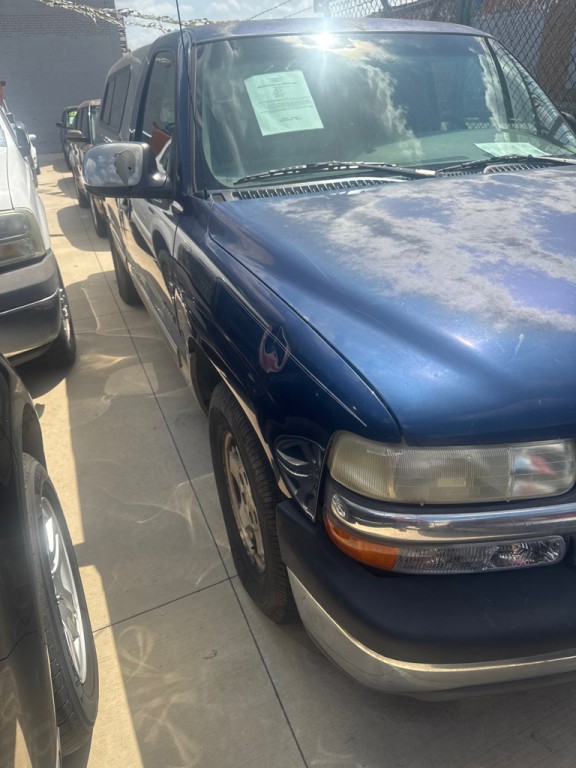 2000 Chevrolet Silverado 1500 Image 2