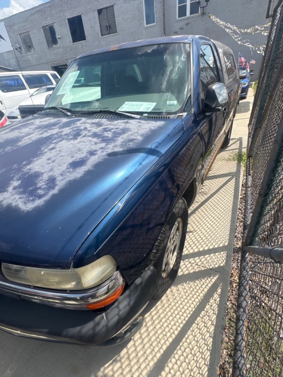 2000 Chevrolet Silverado 1500 Image 3