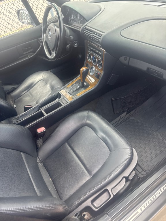 2000 BMW Z3 Image 2