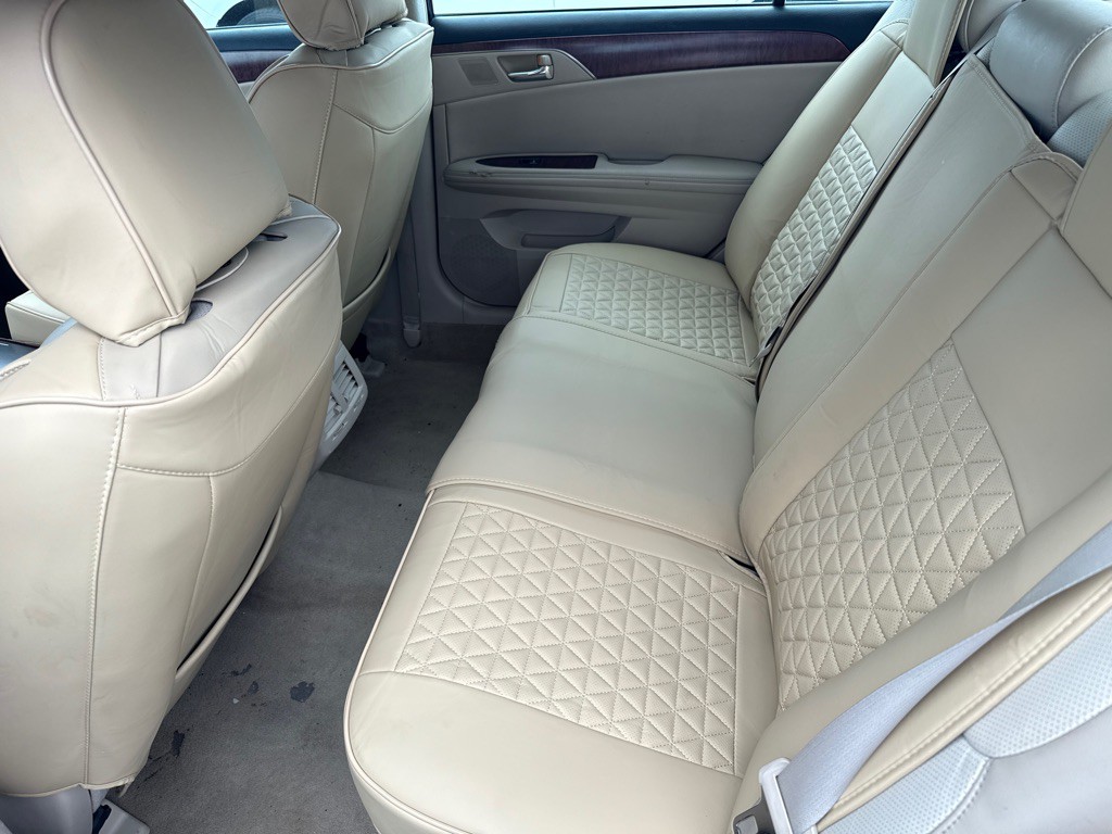 2011 Toyota Avalon Image 19