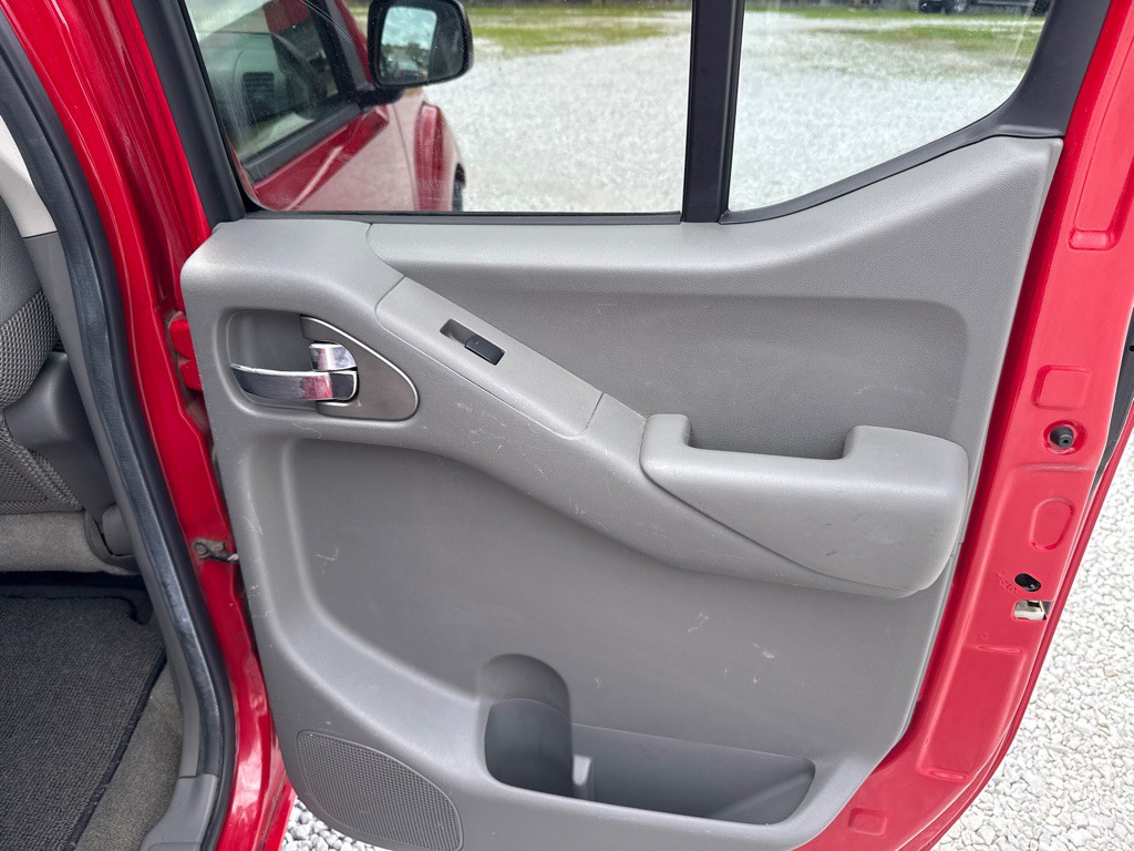 2006 Nissan Frontier Image 15