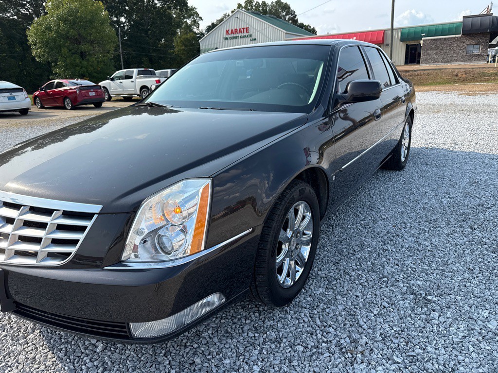 2008 Cadillac DTS Image 2