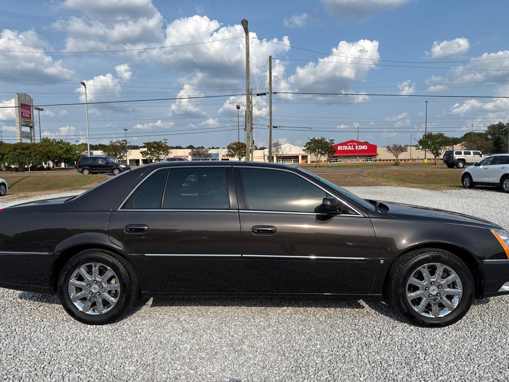 2008 Cadillac DTS Image 5