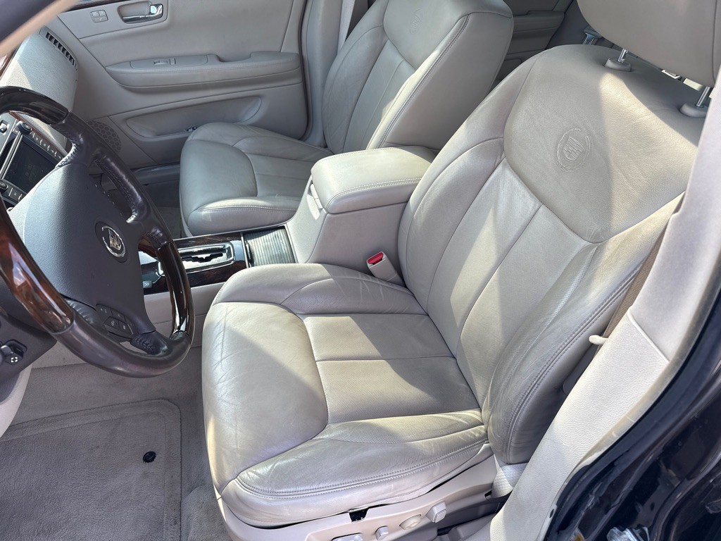 2008 Cadillac DTS Image 12