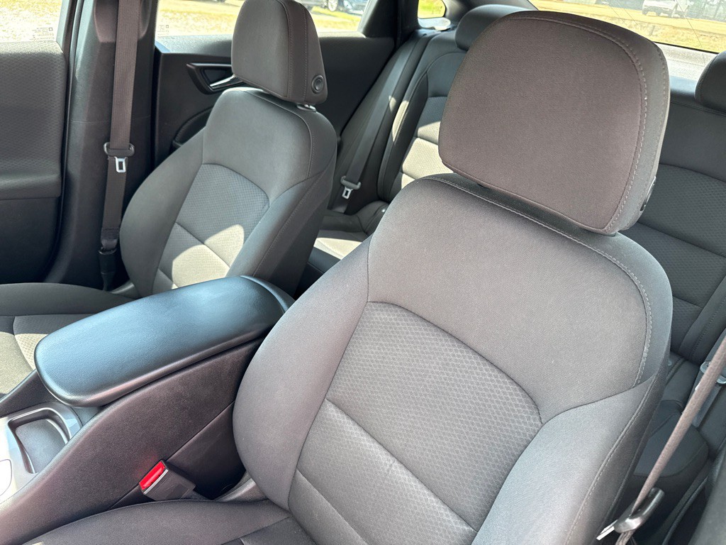 2018 Chevrolet Malibu Image 14