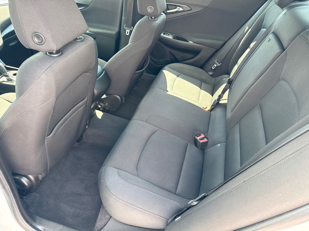 2018 Chevrolet Malibu Image 16