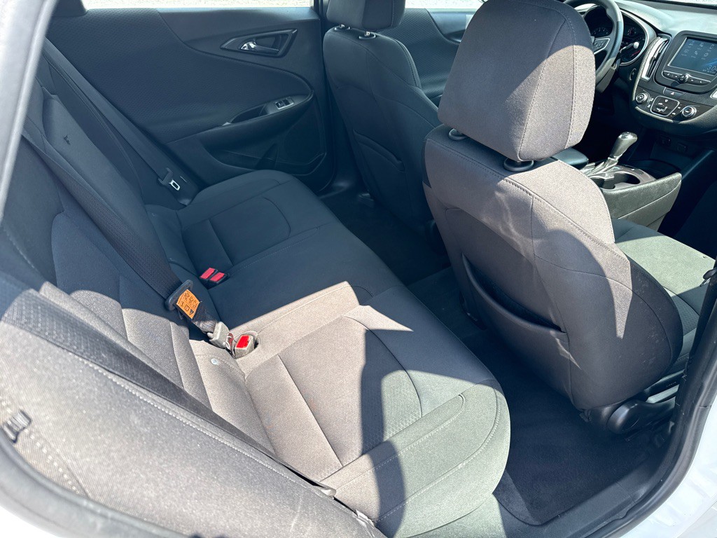2018 Chevrolet Malibu Image 18