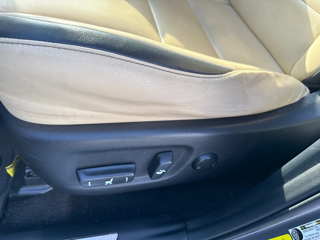 2015 Lexus NX Image 18