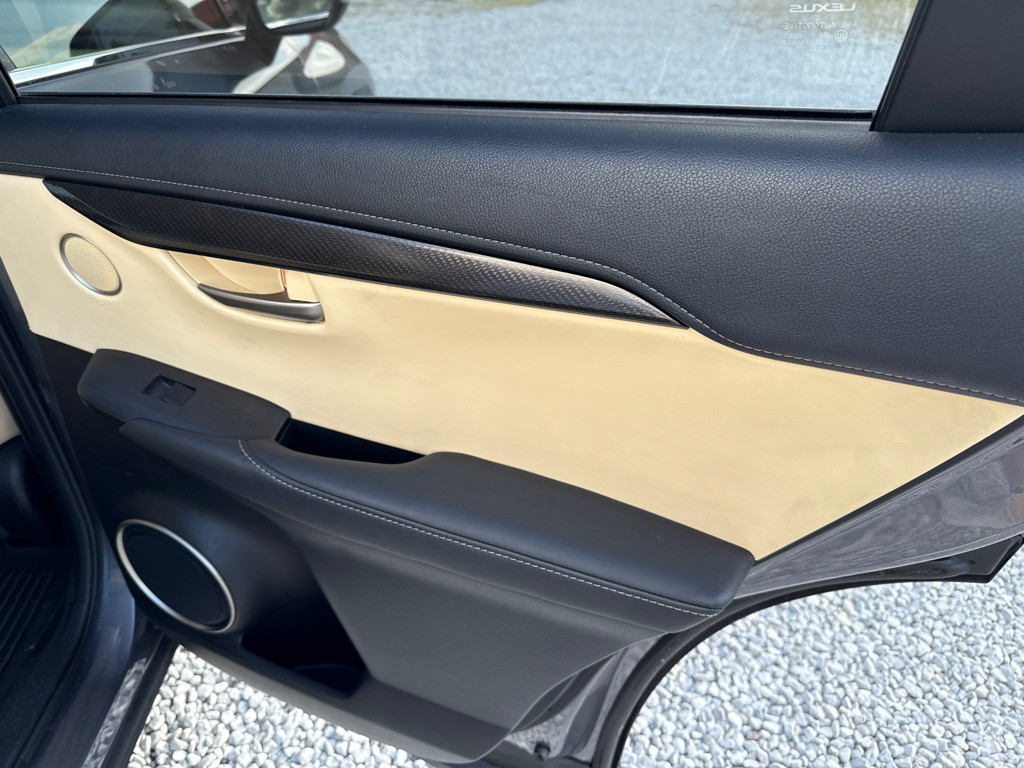 2015 Lexus NX Image 25