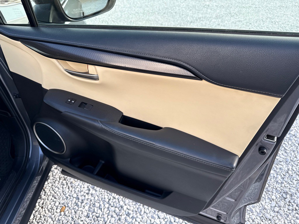 2015 Lexus NX Image 31