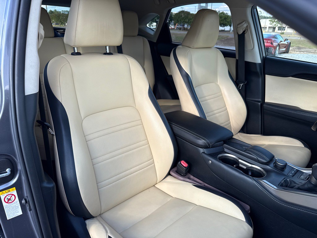 2015 Lexus NX Image 32