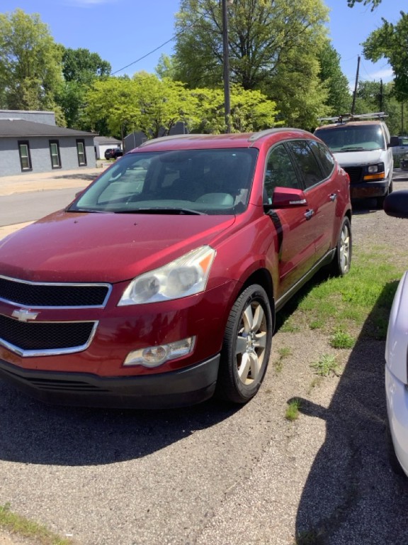 2011 Chevrolet Traverse Image 1