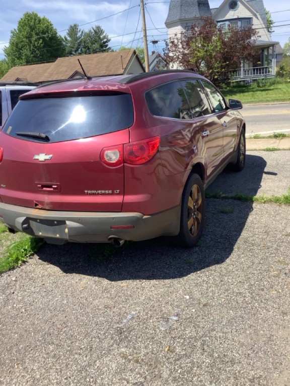 2011 Chevrolet Traverse Image 3