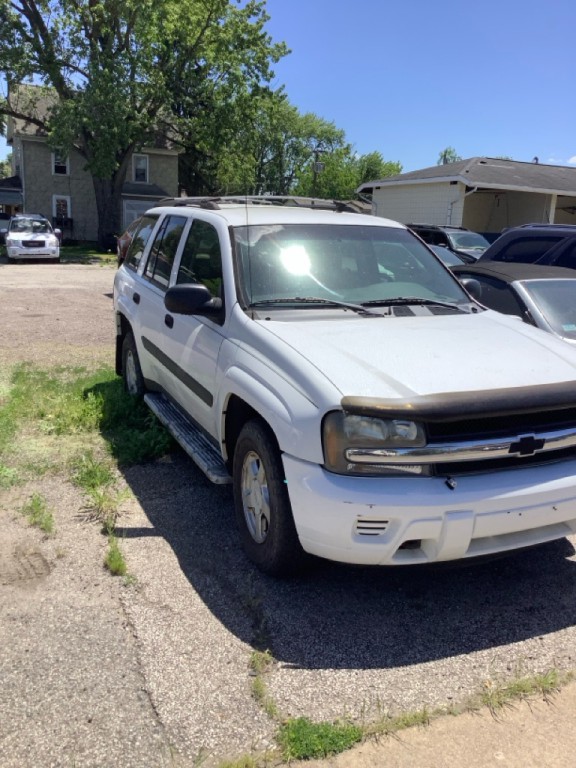 2005 Chevrolet Trailblazer Image 2