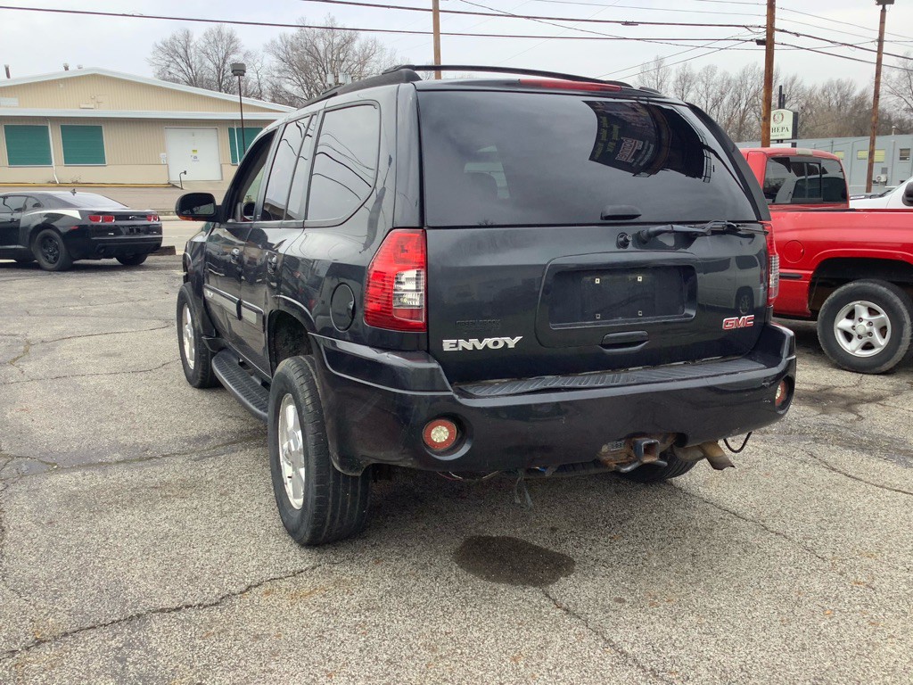 2005 GMC Envoy Image 3