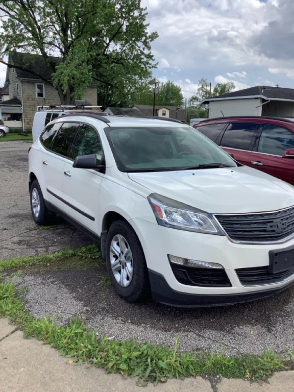 2013 Chevrolet Traverse Image 2