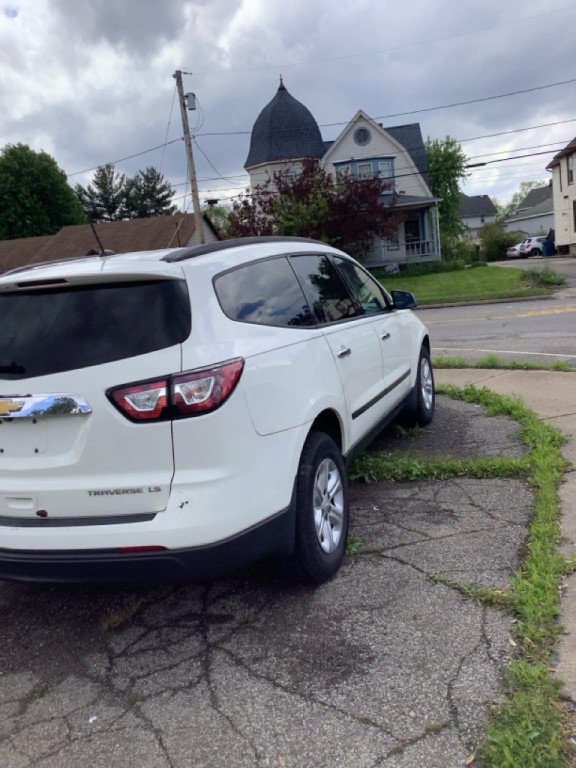 2013 Chevrolet Traverse Image 3