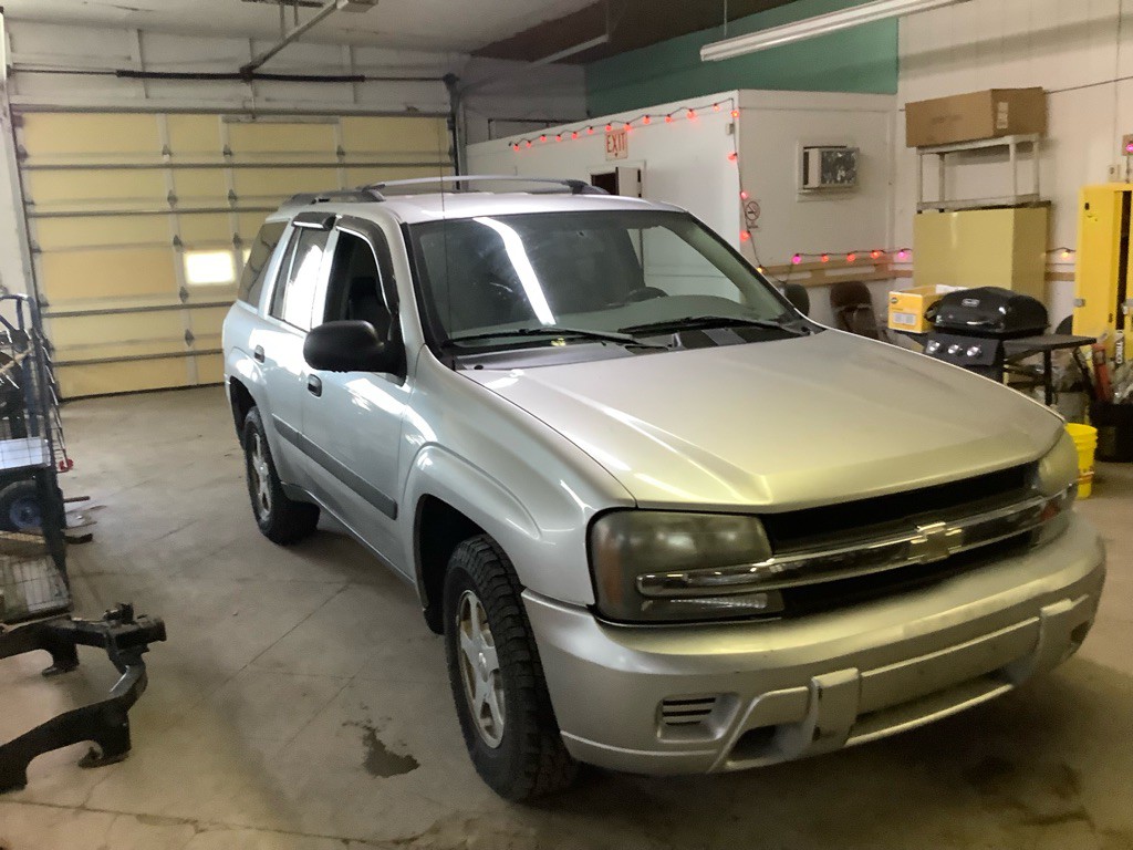 2005 Chevrolet Trailblazer Image 2