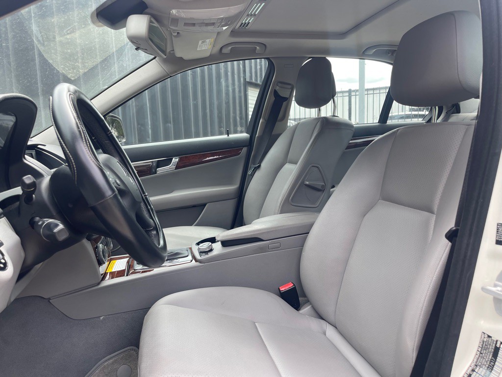 2008 Mercedes-Benz C-Class Image 6