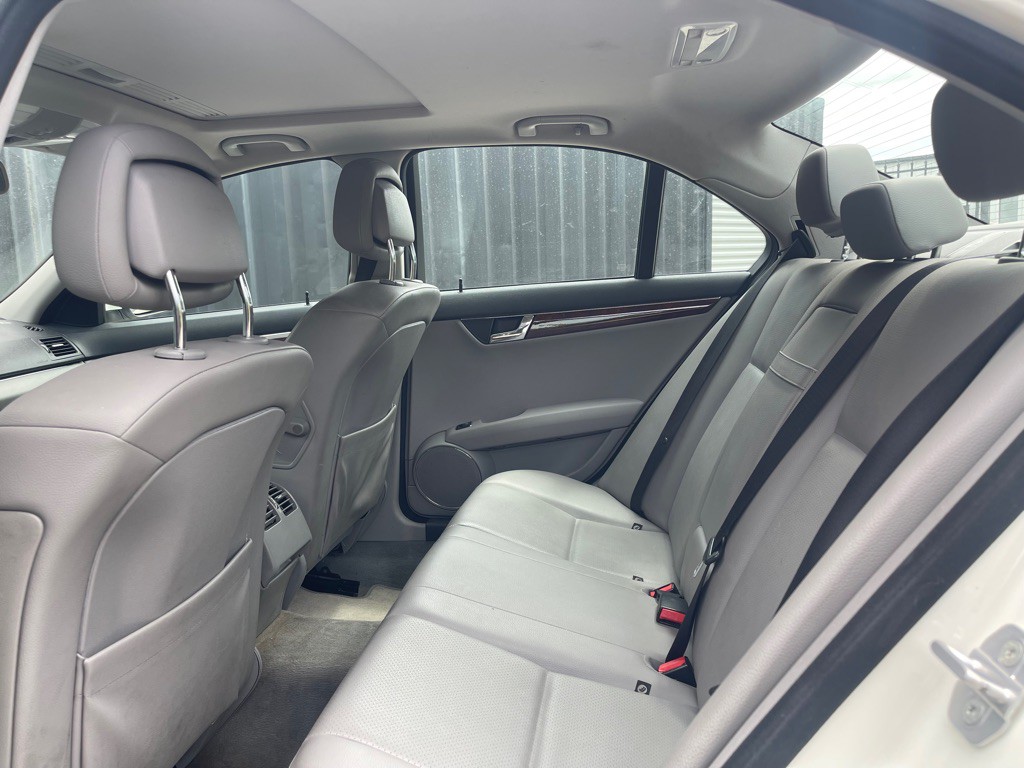 2008 Mercedes-Benz C-Class Image 8