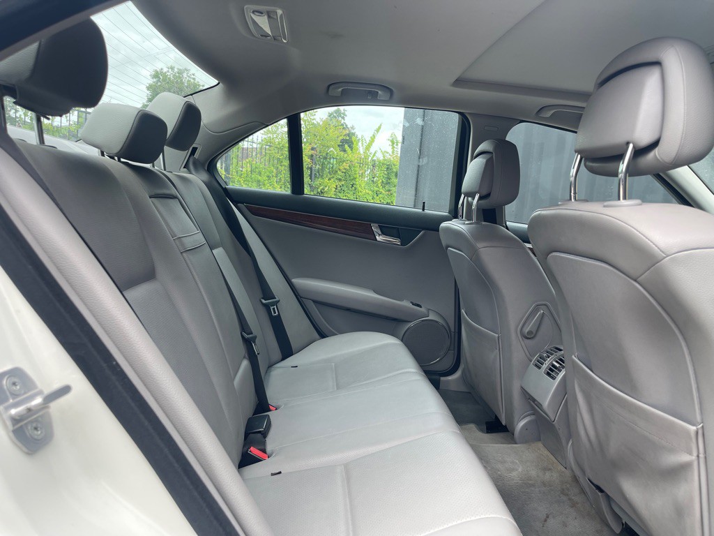 2008 Mercedes-Benz C-Class Image 9